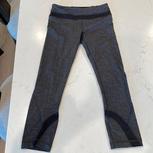 Lululemon Sz 4 cropped houndstooth leggings